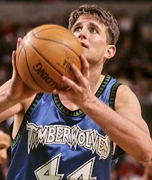 NBA中国球员表现差劲_NBA最差球员榜单_nba历史最差