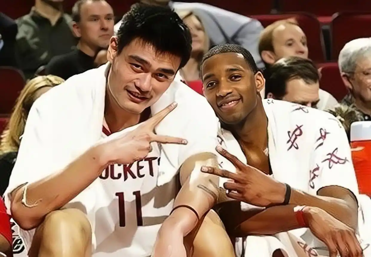 姚明nba打了几年_姚明NBA生涯回顾_姚明退役金及公益事迹