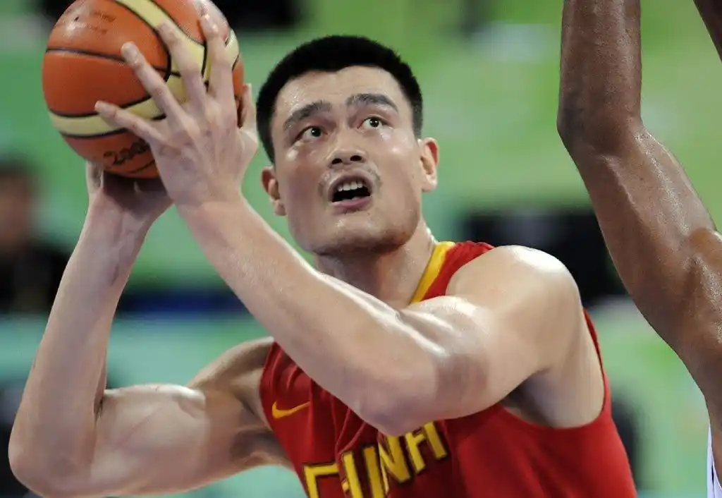 姚明nba打了几年_姚明NBA生涯回顾_姚明退役金及公益事迹