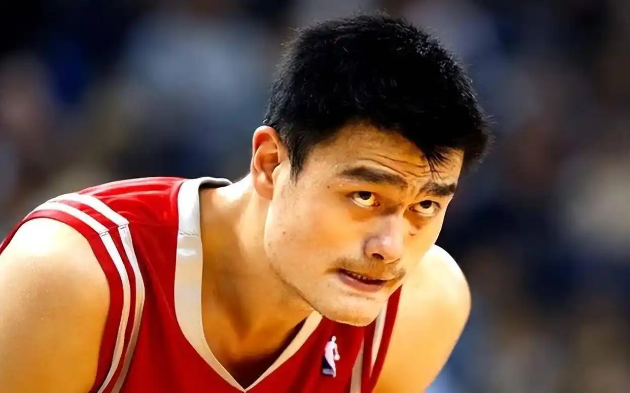 姚明NBA生涯回顾_姚明nba打了几年_姚明退役金及公益事迹