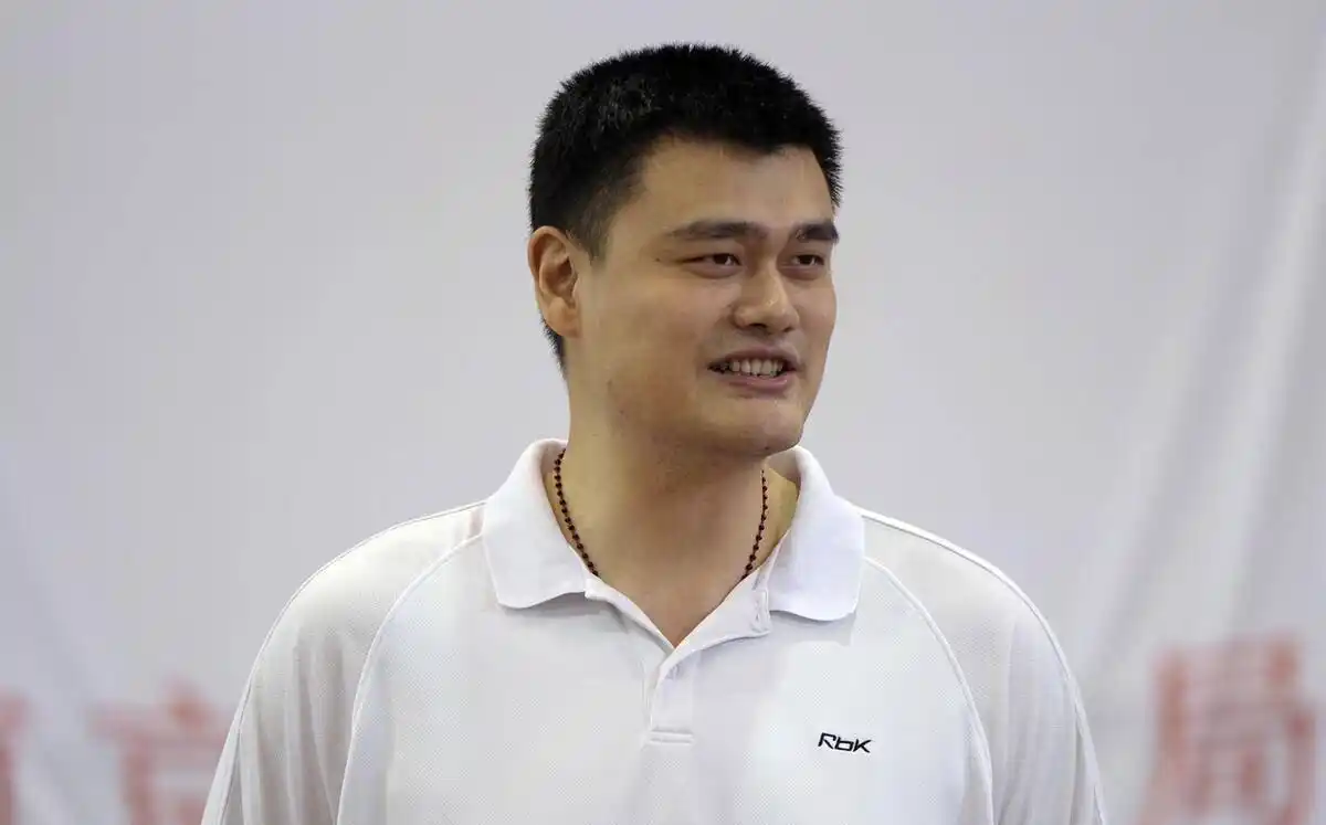 姚明NBA生涯回顾_姚明nba打了几年_姚明退役金及公益事迹