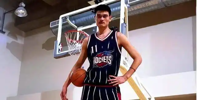 姚明退役金及公益事迹_姚明NBA生涯回顾_姚明nba打了几年