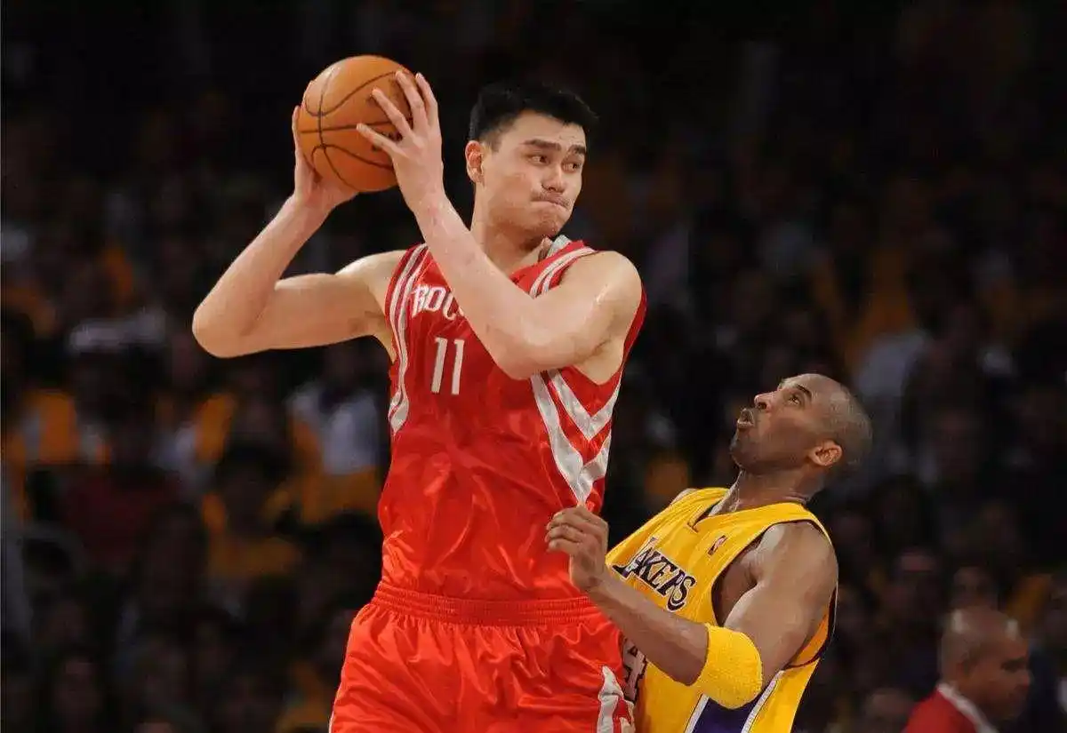 姚明nba打了几年_姚明NBA生涯数据_姚明与霍华德对位战绩