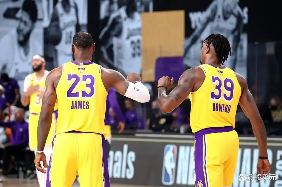 NBA季后赛前场篮板排行榜_nba现役篮板排行榜_德怀特-霍华德篮板王