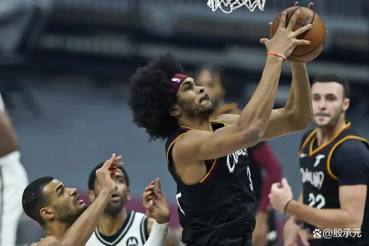 NBA季后赛前场篮板排行榜_nba现役篮板排行榜_德怀特-霍华德篮板王