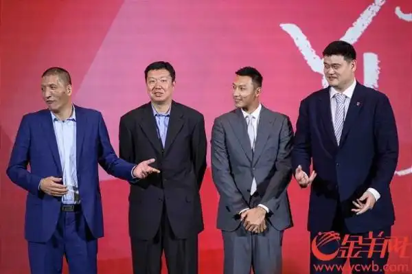 易建联nba照片_中国男篮领军人物易建联_易建联退役仪式