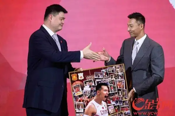 易建联退役仪式_中国男篮领军人物易建联_易建联nba照片