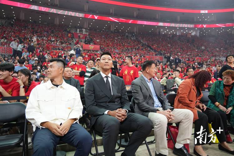 乔丹黄蜂队老板_乔丹中国行_nba中国赛深圳站乔丹