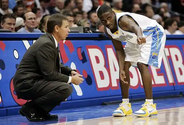 nba矮球员扣篮_NBA扣篮大赛冠军_NBA最矮球员