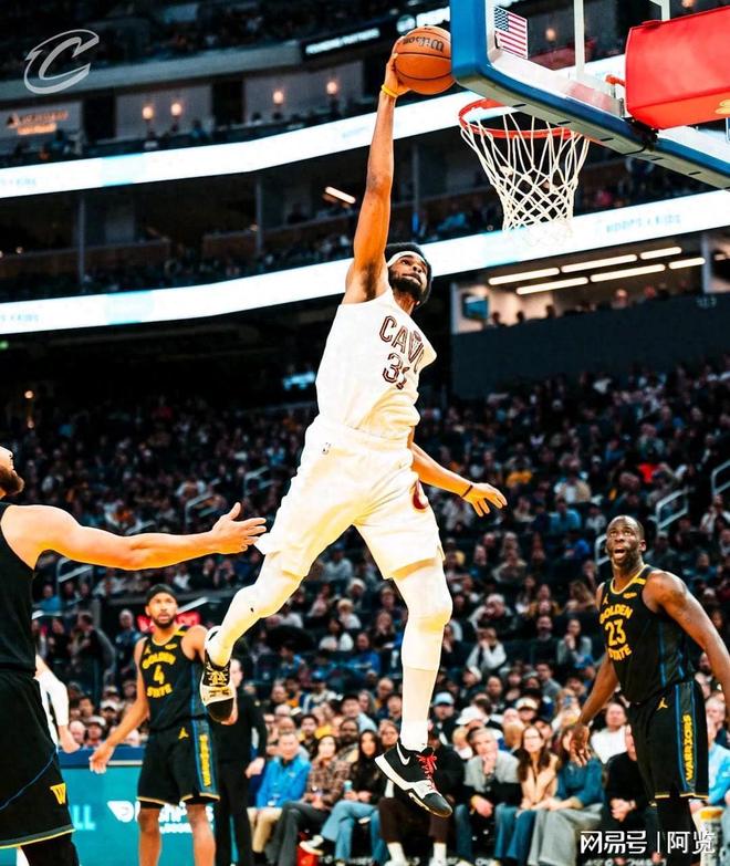12月31日NBA常规赛勇士主场战骑士库里6