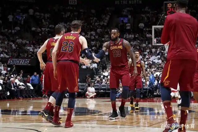 字母哥阿德托昆博数据_NBA季后赛助攻榜单前十球员_nba常规赛助攻榜