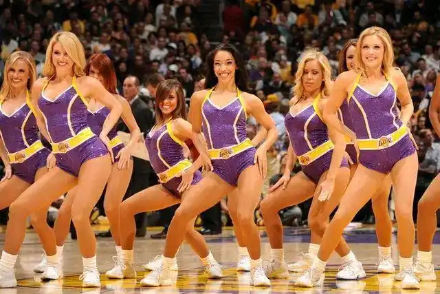 啦啦队队员副业收入_NBA啦啦队工资_nba啦啦队工资