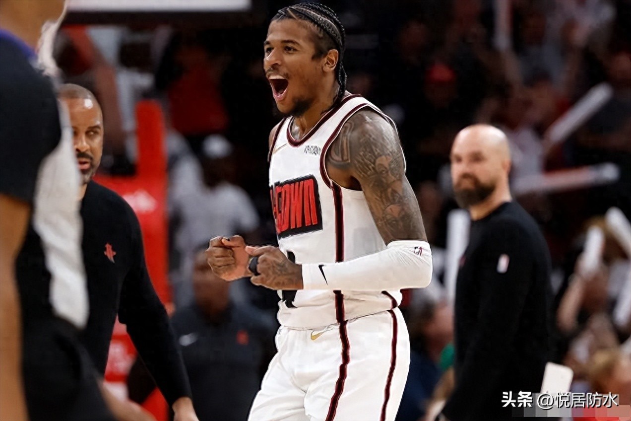 NBA 激战火箭战胜魔术豪取 8 连胜赛后