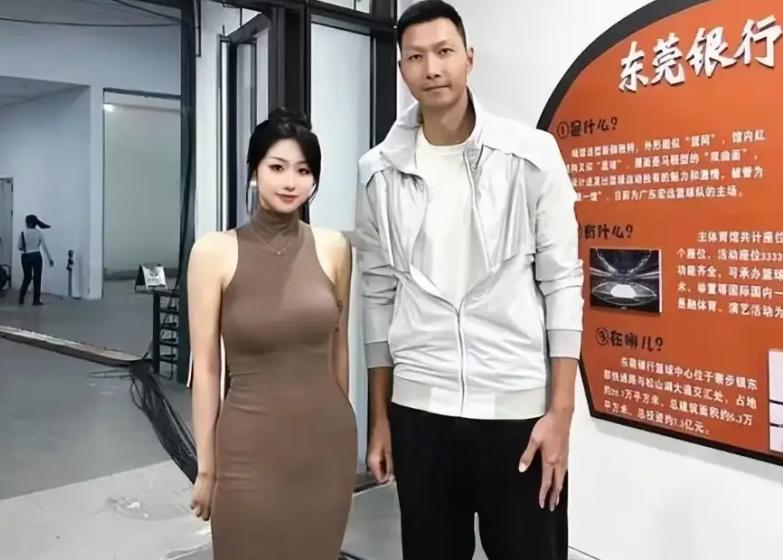 央视冷处理易建联_易建联舆论风波_易建联去nba了吗