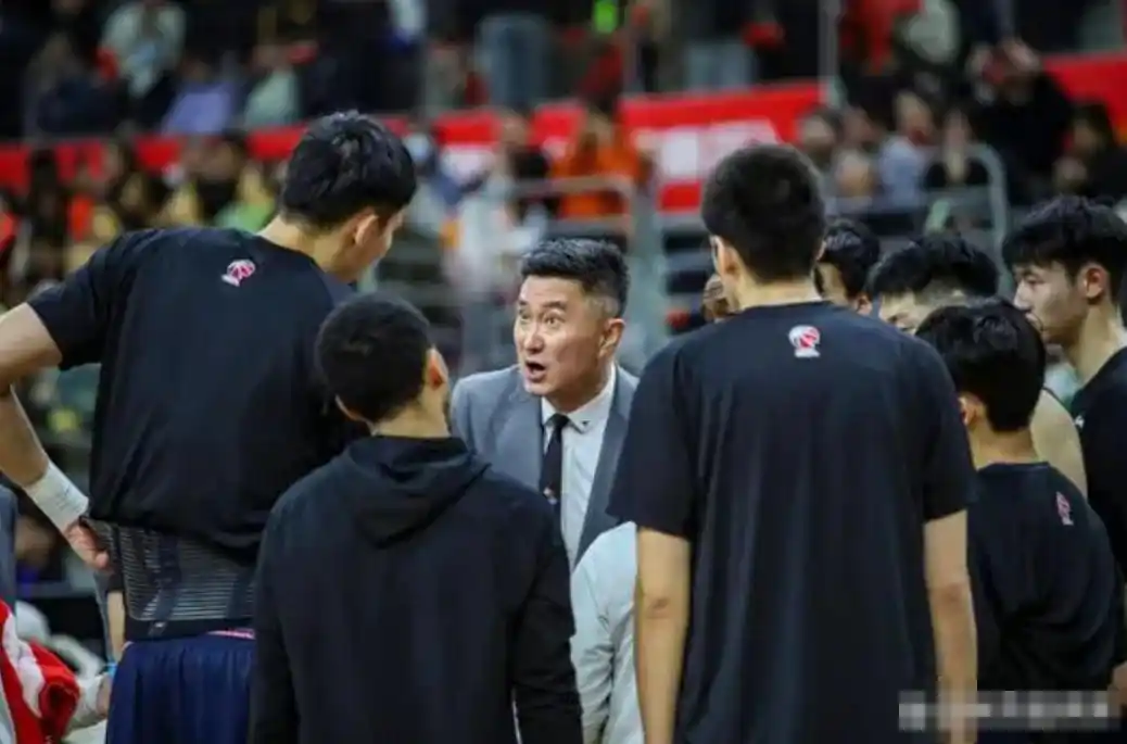 cba新疆与广东_新疆队CBA表现_广东队内线问题