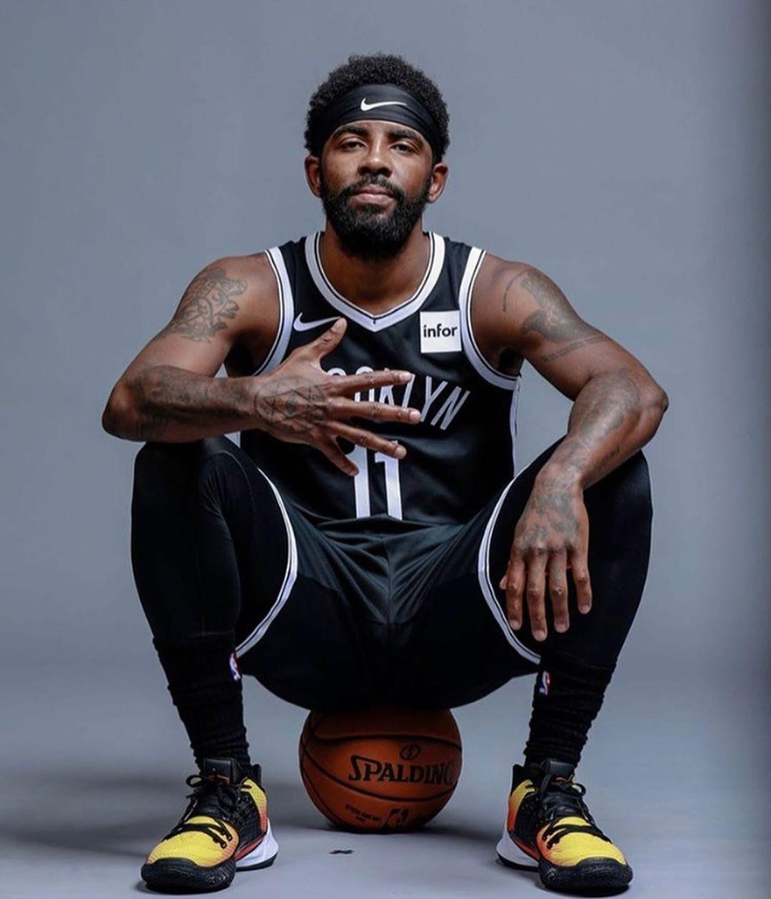 篮球控球技巧_NBA控卫运球大师_nba运球技巧