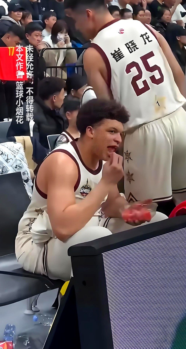 NBA球员饮食监控_职业篮球运动员饮食标准_nba球员吸烟吗