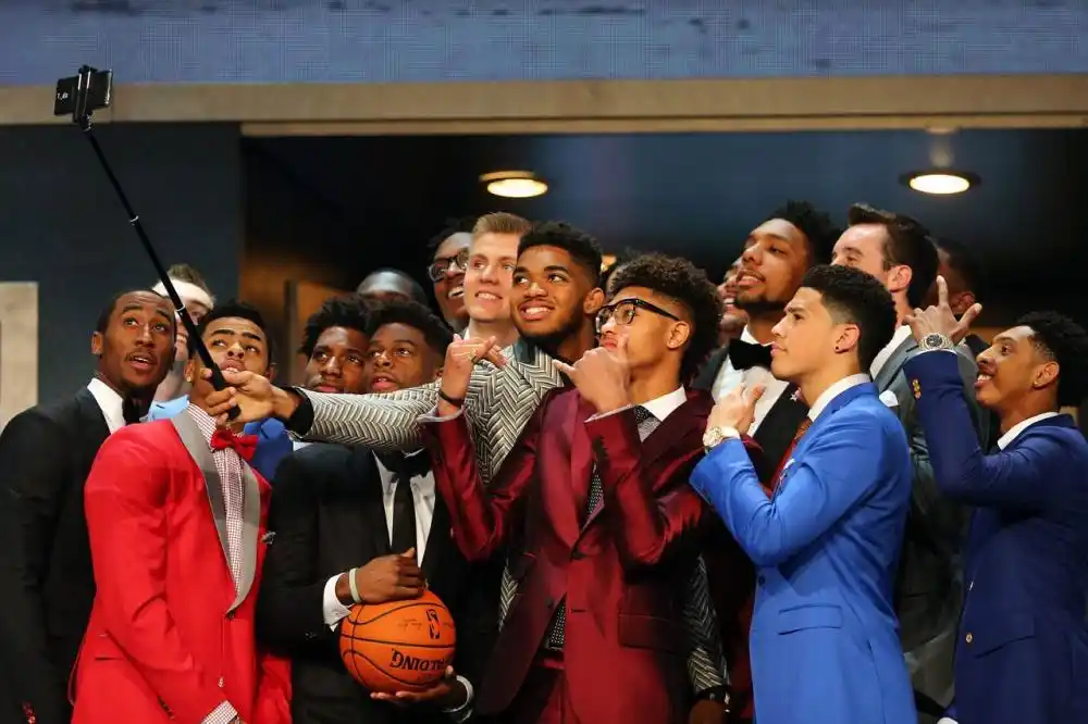 高中nba选秀_NBA选秀年龄放宽_高中生球员进入NBA