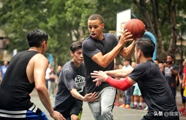 nba的身体素质最好_NBA球星身体特点_普通人进不了NBA原因