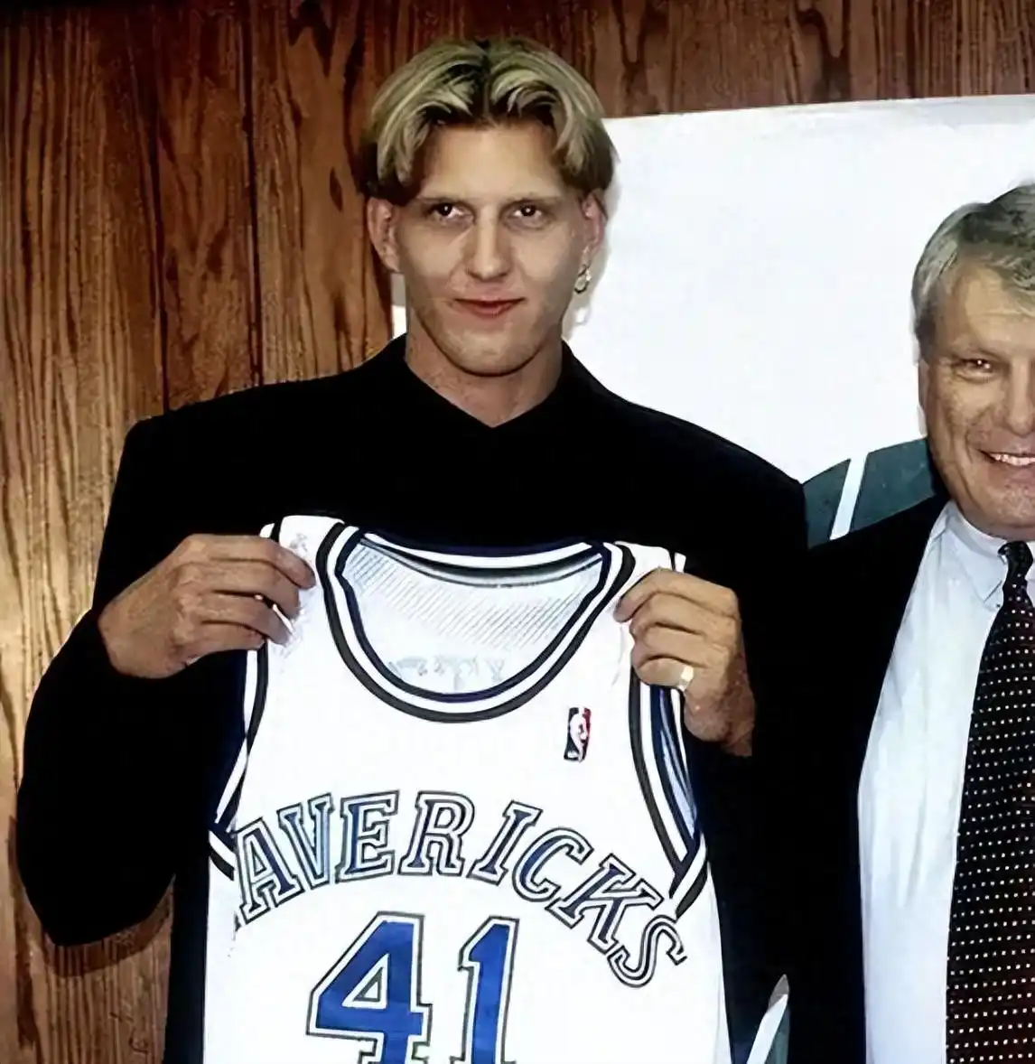 德克·诺维茨基与水货状元对比_1998年NBA选秀失败案例_1998nba