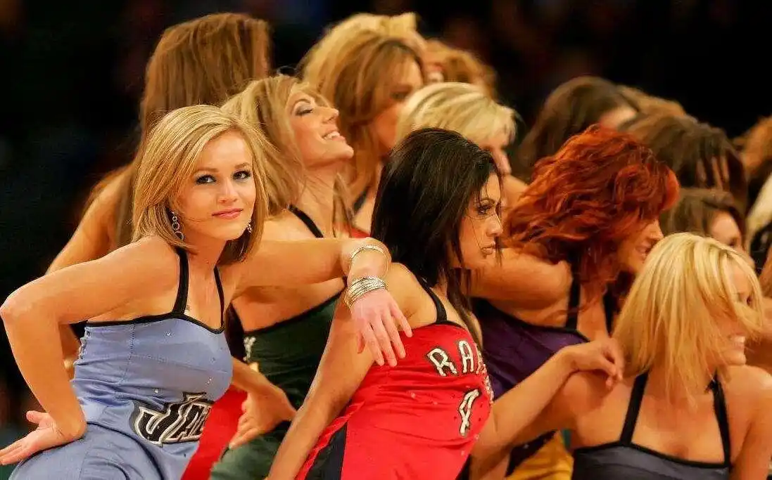 nba啦啦队工资_NBA啦啦队工资_NBA拉拉队员出场费