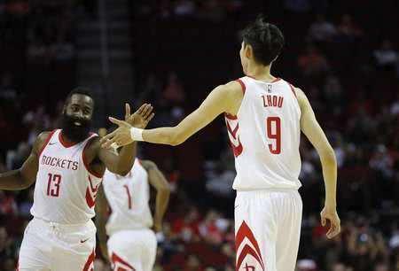 盘点NBA中高光过的中国球员姚明的表现令人瞩目