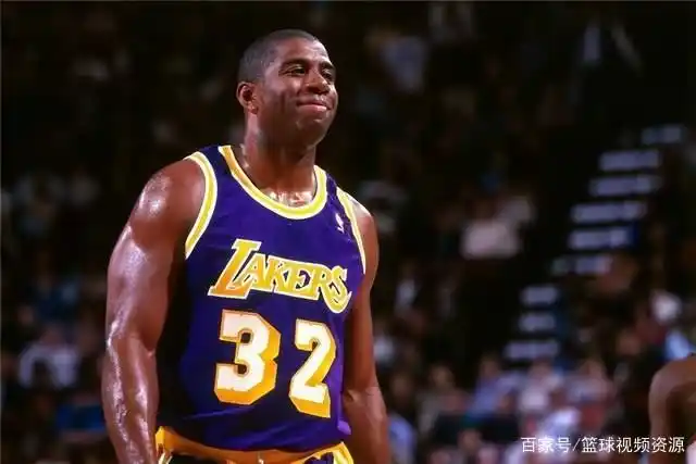 NBA季后赛场均助攻榜排名_季后赛生涯场均助攻榜前五球员_nba常规赛助攻榜