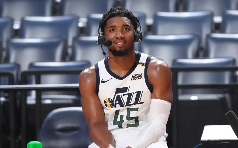 NBA季后赛单场得分记录_nba单赛季得分榜_现役季后赛单场得分排行