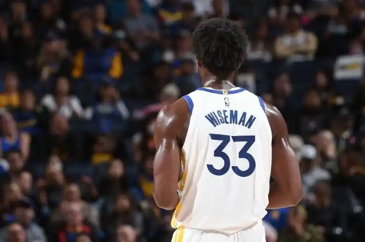 高中nba选秀_NBA全美第一高中生发展现状_NCAA名校高中生选秀对比
