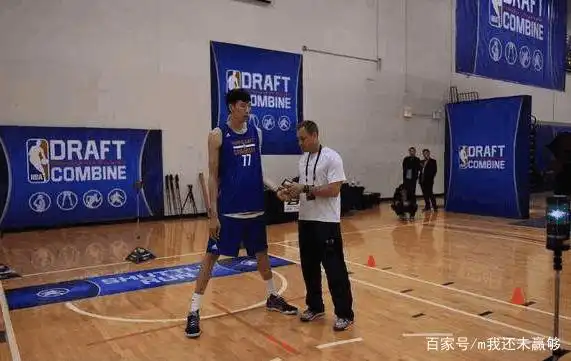NBA现役站立摸高排行榜_周琦2.93米站立摸高_nba站立摸高排行榜