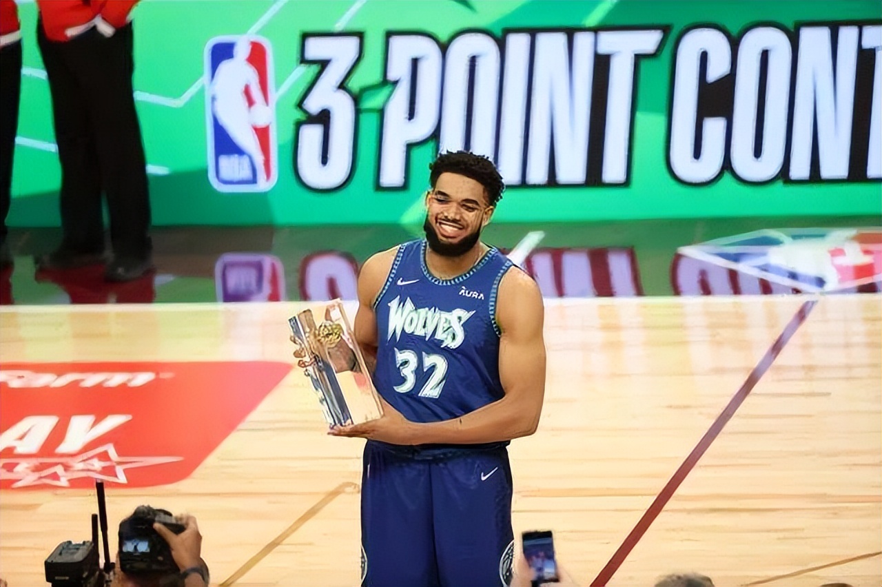 nba现役最低的球员_NBA生涯首发球员统计_NBA无替补生涯球员