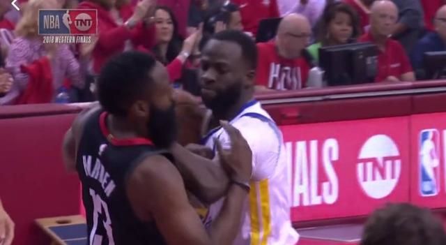  NBA 恶犯经典瞬间 _nba战术犯规_NBA 恶意犯规 画面 