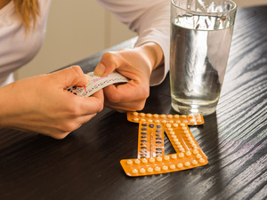 西甲硅油乳剂治疗腹胀_西甲硅油胃肠蠕动促进剂_澳洲版西甲硅油用法