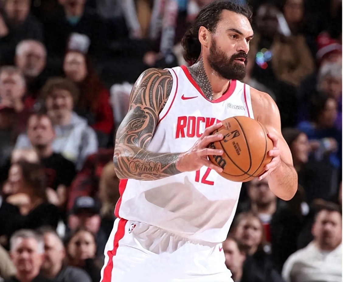 NBA常规赛火箭强势击败魔术史密斯闪耀