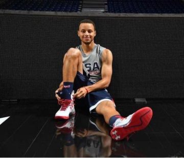 最强NBA手游库里技能攻略_库里三分球玩法技巧_最强nba库里视频