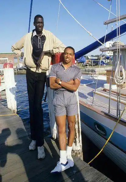 nba矮球员扣篮_NBA 1米69 扣篮王_小土豆韦伯扣篮大赛