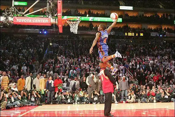 NBA 1米69 扣篮王_小土豆韦伯扣篮大赛_nba矮球员扣篮