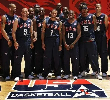 NBA梦之队三度抢断惊艳全场顶级防守实力震撼球迷