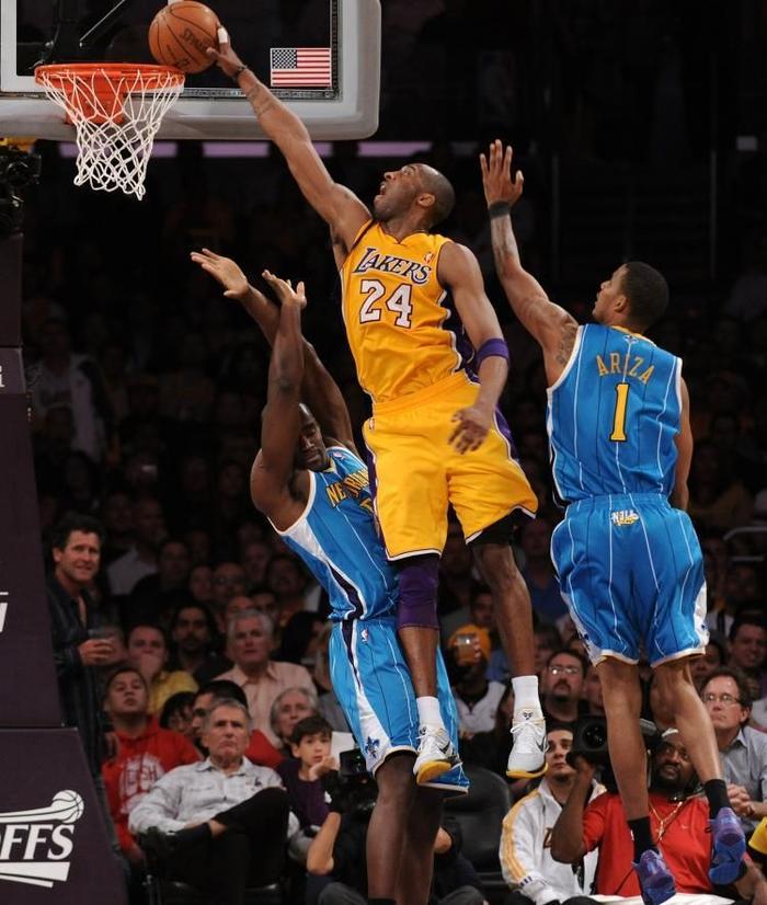 nba站立摸高排行榜_NBA助跑摸高排名_科比垂直弹跳历史排名