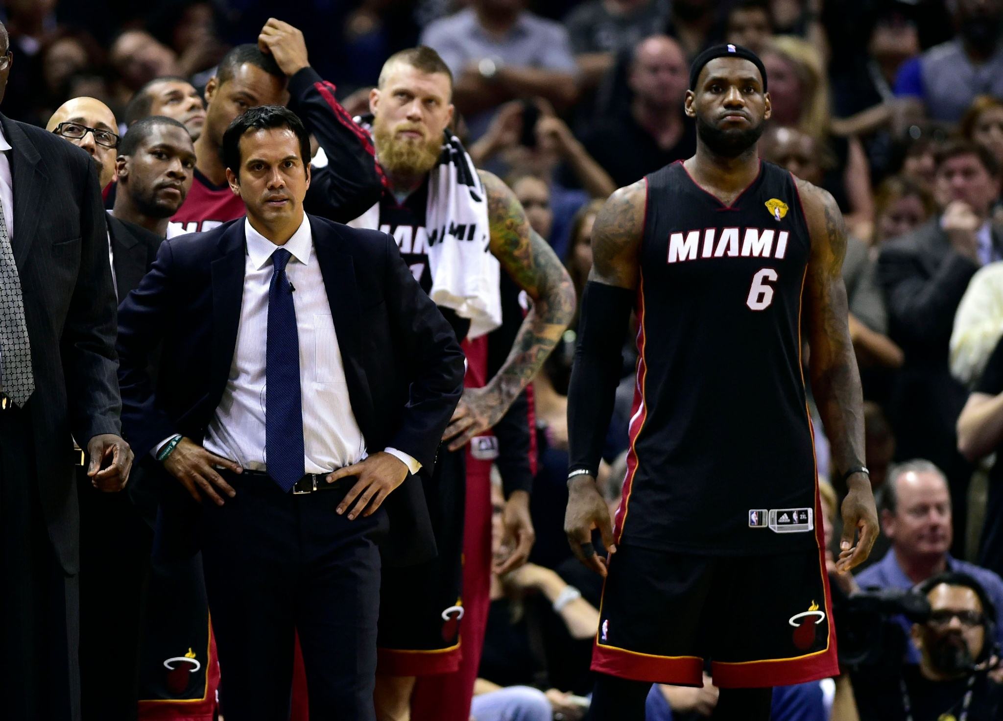 NBA球衣号码背后的故事_乔丹23号球衣_nba球星衣服号码