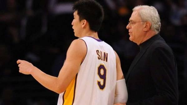 孙悦打nba_中国第一位NBA后卫孙悦_孙悦NBA生涯回顾