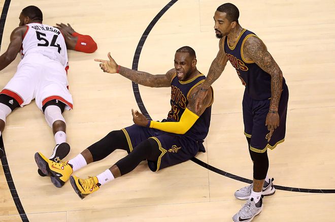 nba假摔_詹姆斯假摔退役传闻_NBA假摔严惩新规