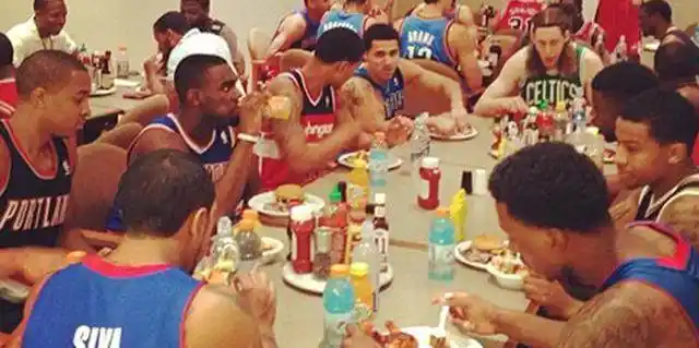 詹姆斯饮食控制_nba球员的饮食_NBA球员饮食食谱