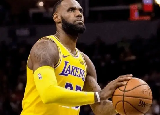 NBA选秀前3顺位最强球星_詹姆斯NBA历史地位_nba选秀状元榜眼