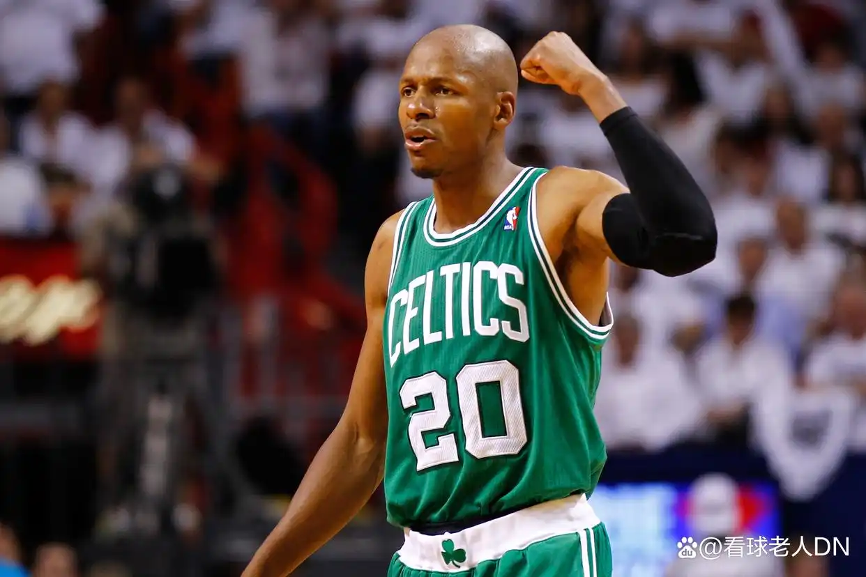 克莱汤普森三分球纪录_nba三分记录单场球队_NBA常规赛三分球命中纪录