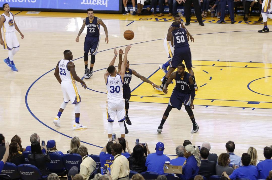 _ 贾巴尔打破张伯伦得分纪录 _nba张伯伦记录