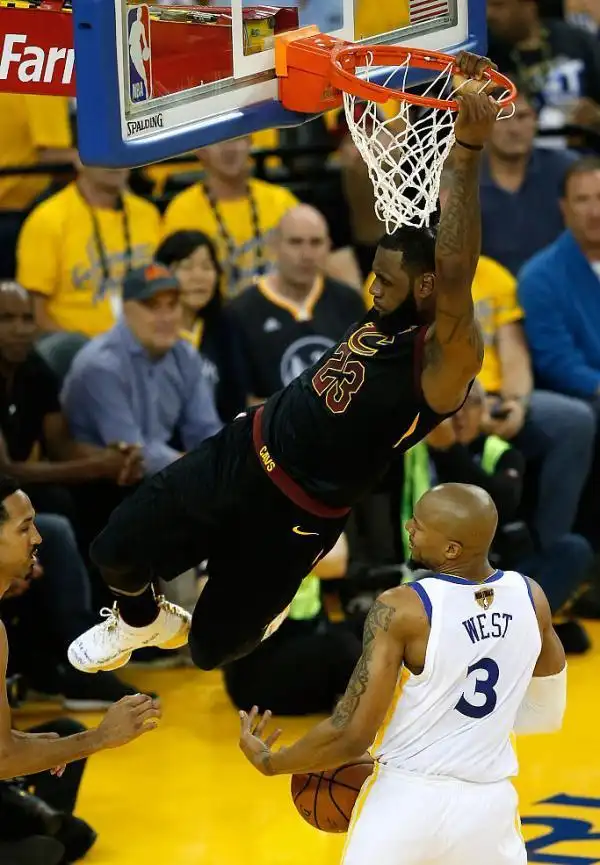 杜兰特詹姆斯对位分析_詹姆斯NBA总决赛纪录_nba总决赛詹姆斯数据