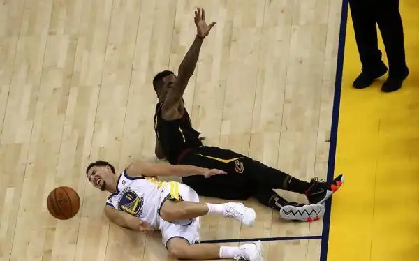 nba总决赛詹姆斯数据_詹姆斯NBA总决赛纪录_杜兰特詹姆斯对位分析