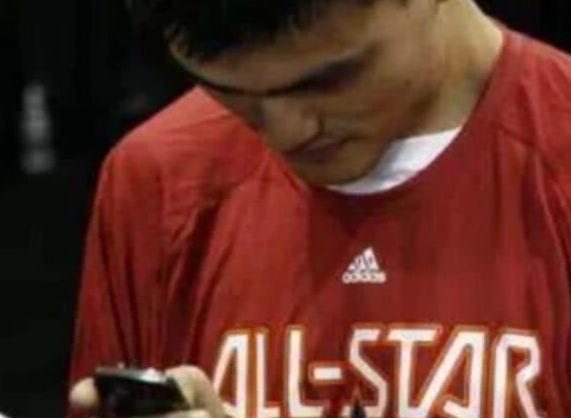 NBA球星手机使用习惯_nba球星手机_奥尼尔手机使用