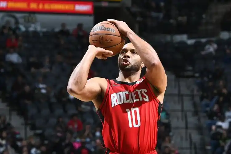 火箭三分球出手次数排名_nba三分记录单场球队_NBA单场三分球出手次数纪录